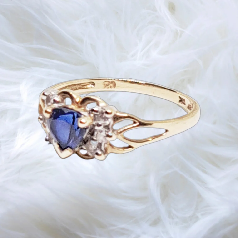 10k Gold Heart Ring with Blue Sapphire and Cubic Zirconia Gemstones. Size 6.75